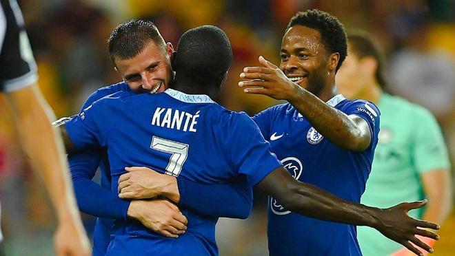 NBA：独行侠轻取公牛 东契奇收获准三双