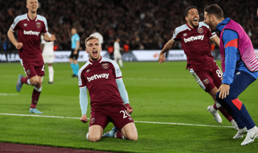 东体：明年3月份国足可能与打进世界杯正赛的亚洲球队热身