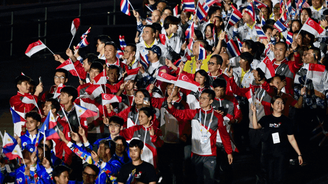 卡拉格：球迷们高喊斯洛特令人动容，在获胜后我真心为他开心