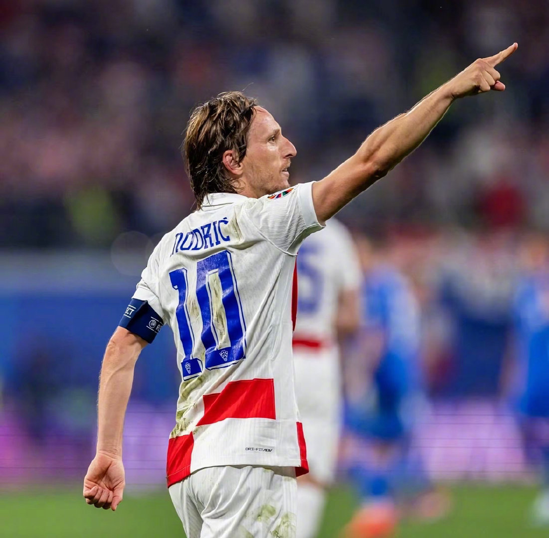 替补球员首秀即得分，成为焦点