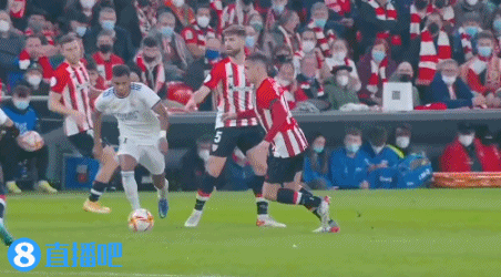 足球国足新星连续两轮破门，迅速走红