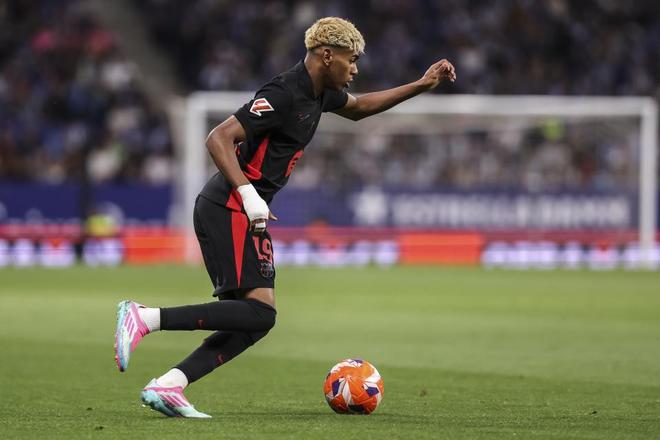 博洛尼亚总监：我们对球队表现满意，但现实地看不认为能争冠