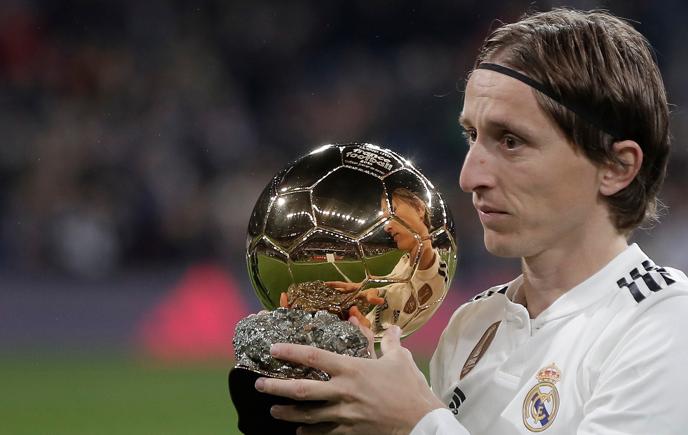 18岁中场奇才成为豪门猎物：皇马巴黎阿森纳下场，6000万估值不低