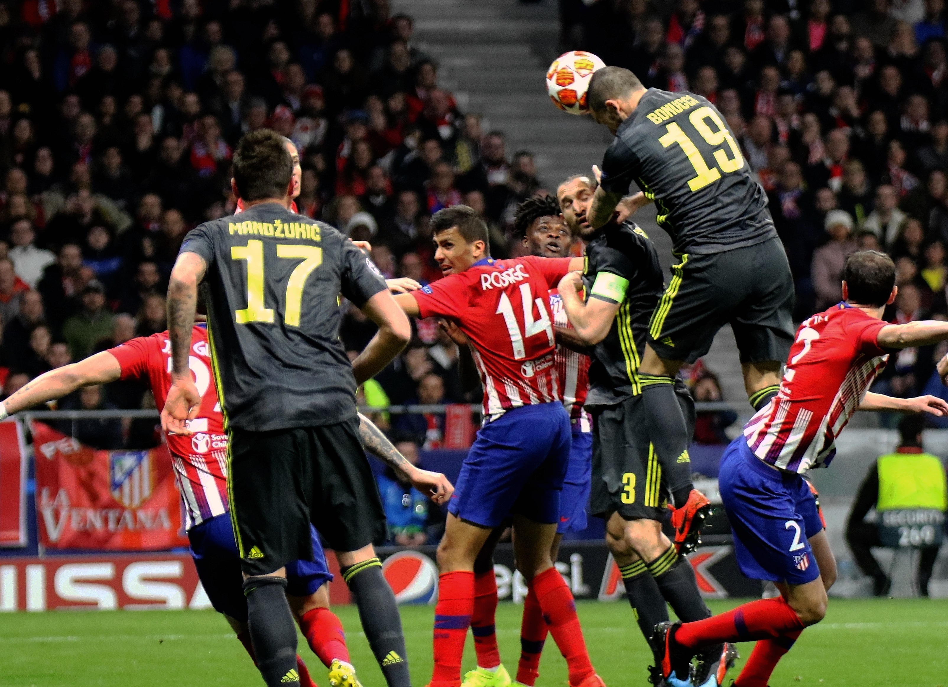 阿姆拉巴特：安东尼不该吃红牌，他并非故意踢对方面部